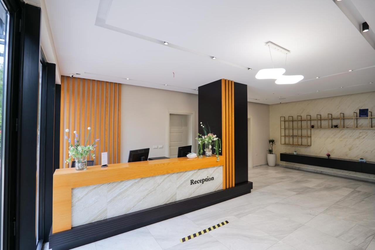 Hotel Roalb Radhimë Exterior foto